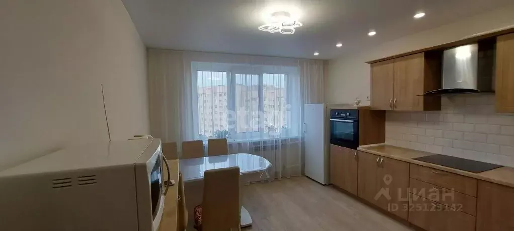 2-к кв. Тюменская область, Тюмень ул. Пермякова, 69к2 (72.6 м) - Фото 0