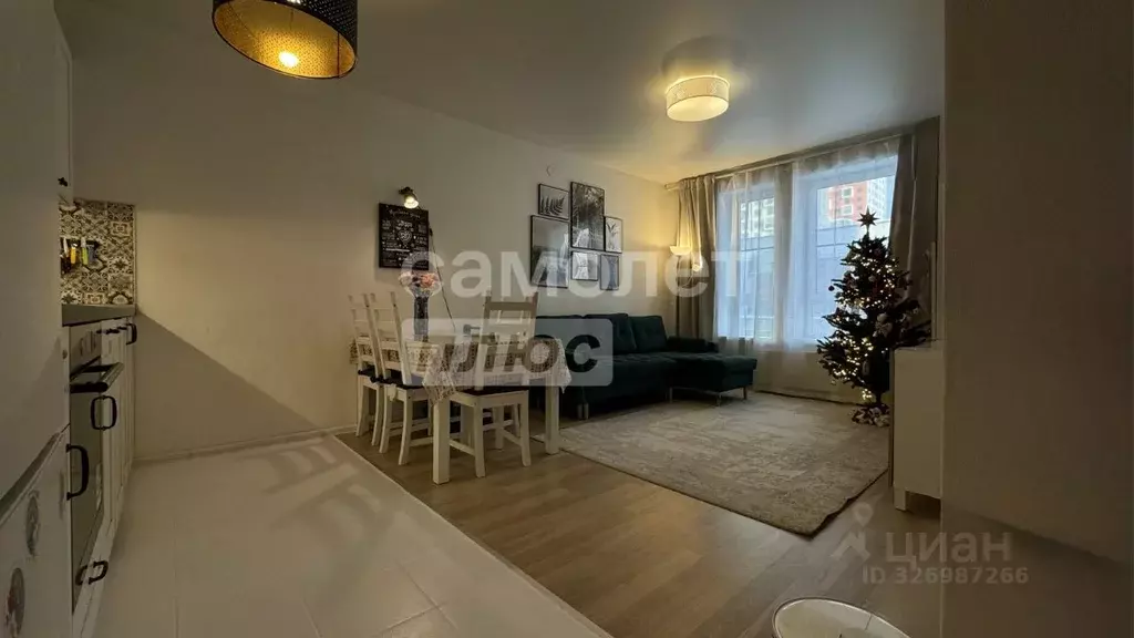 3-к кв. Москва ул. Саларьевская, 10к1 (62.7 м) - Фото 1