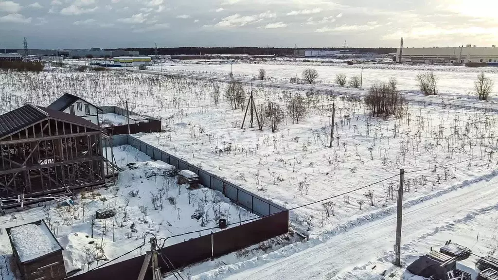 Участок в Ленинградская область, Тосненский район, Федоровское ... - Фото 1