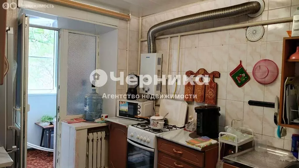 1-комнатная квартира: Каменск-Шахтинский, микрорайон Лиховской, ... - Фото 0