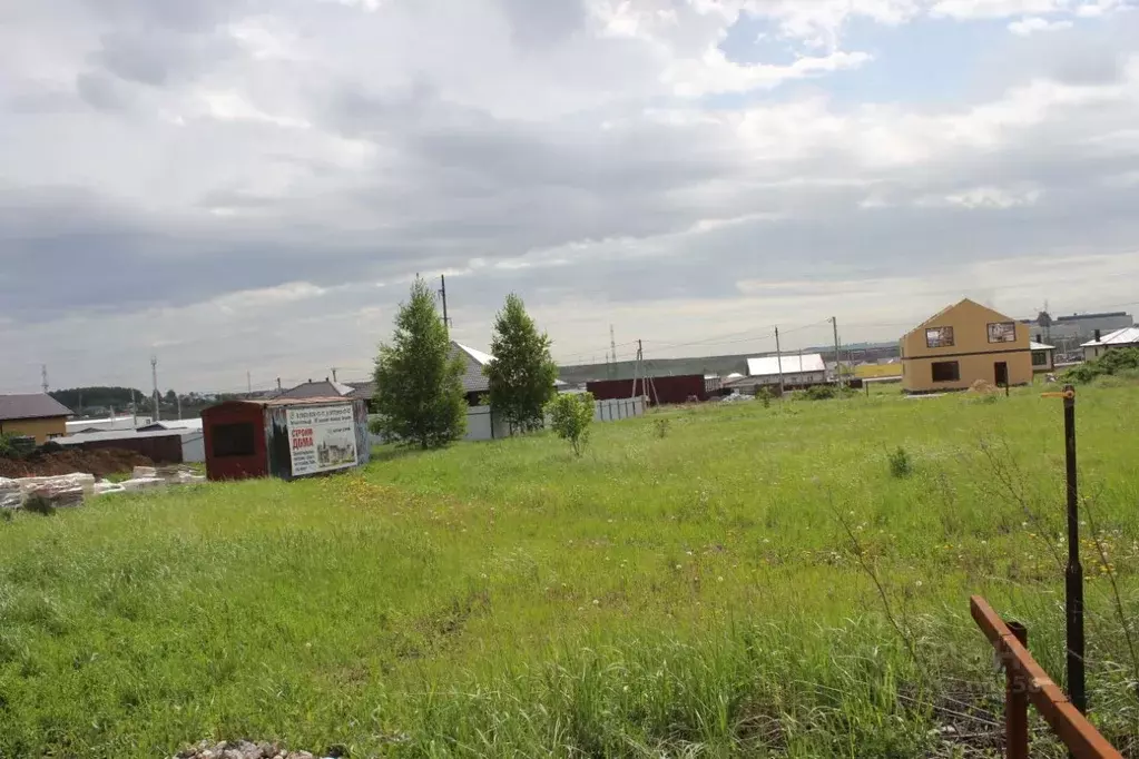 Участок в Татарстан, Тукаевский район, д. Азьмушкино, Подсолнухи мкр ... - Фото 1