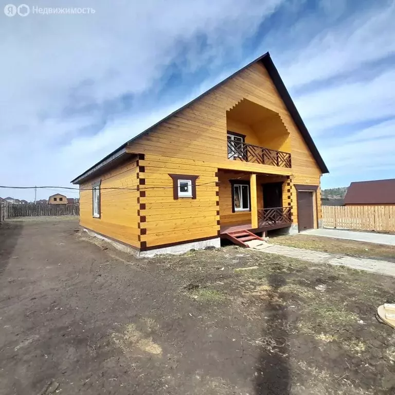 Дом в село Урик, Клубничная улица (180 м) - Фото 1
