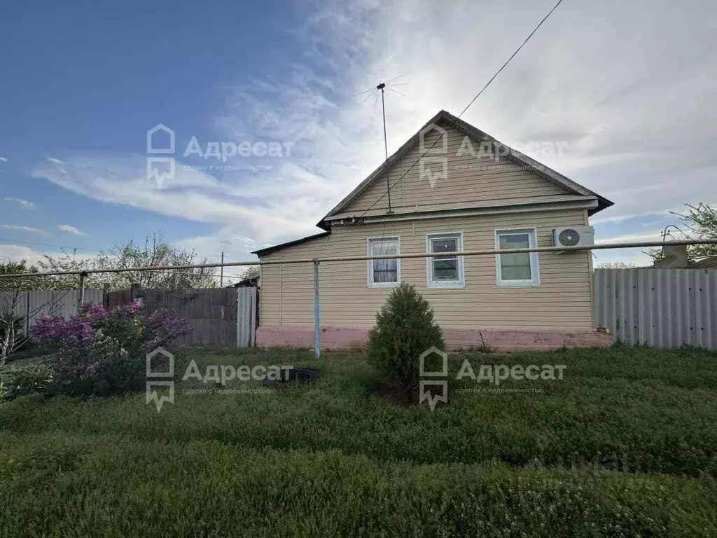Дом в Волгоградская область, Светлоярский район, Большечапурниковское ... - Фото 0