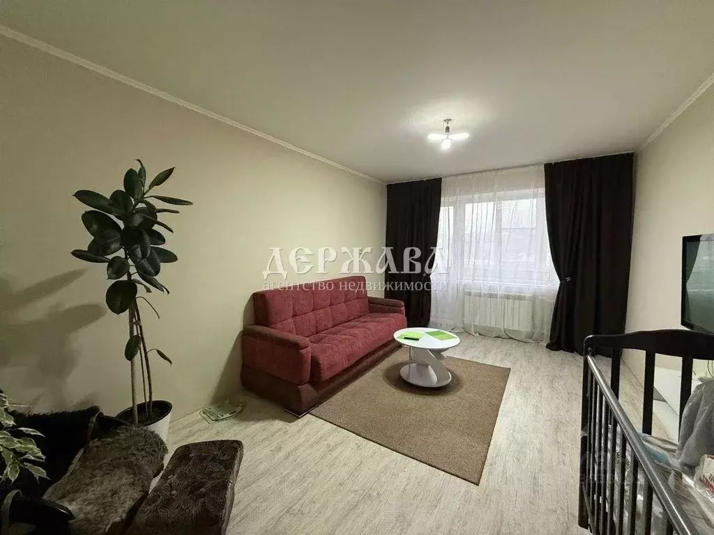 3-к кв. Белгородская область, Старый Оскол ул. Свердлова, 25 (63.0 м) - Фото 1