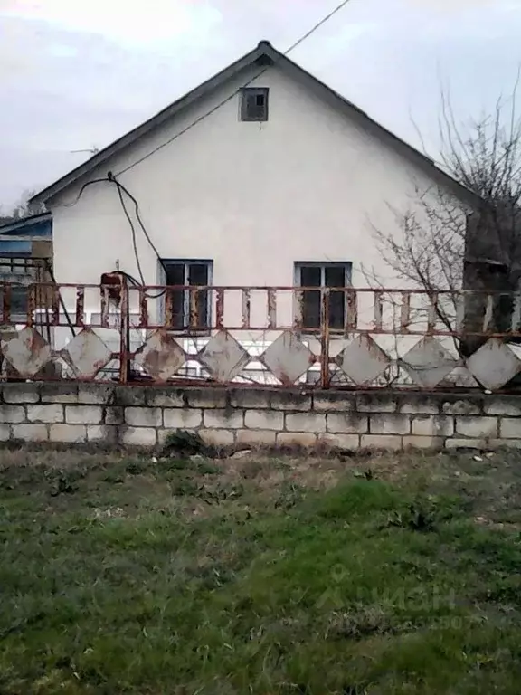 Дом в Крым, Симферопольский район, Мазанское с/пос, с. Красновка ул. ... - Фото 1