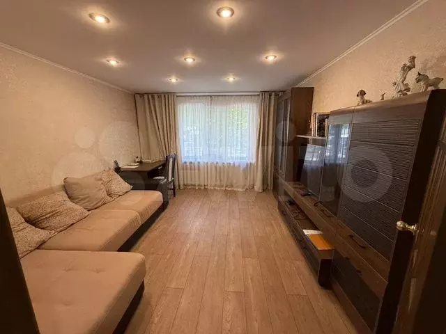 2-к. квартира, 65 м, 1/9 эт. - Фото 0