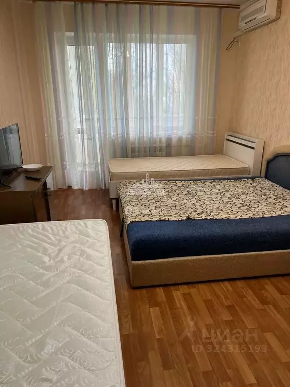 2-к кв. Крым, Щелкино Ленинский район, 1-й мкр, 9 (47.7 м) - Фото 1