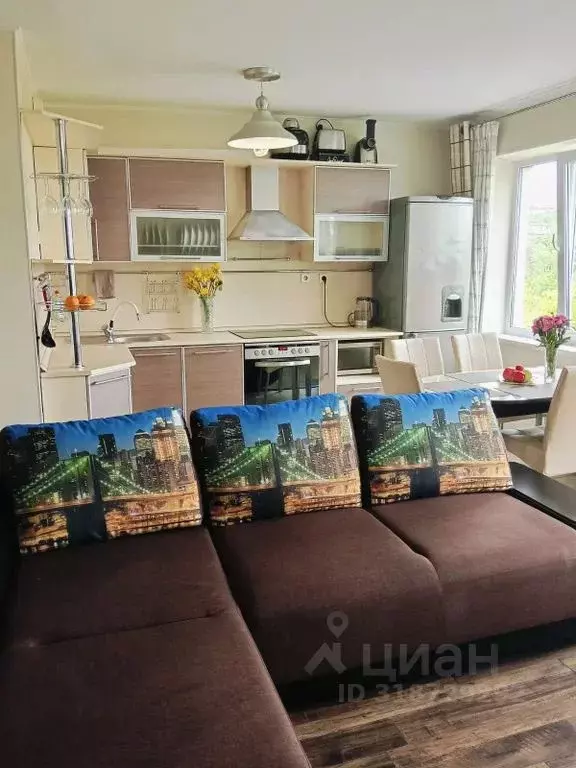 2-к кв. Приморский край, Владивосток ул. Кирова, 15А (52.0 м) - Фото 1