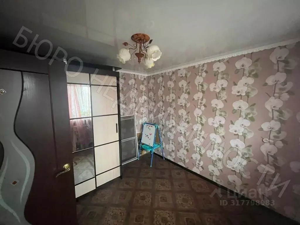 3-к кв. Саратовская область, Балашов Нефтяная ул., 56 (37.3 м) - Фото 0