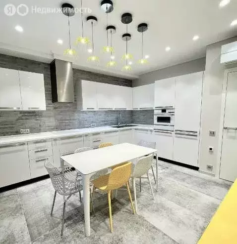 3-комнатная квартира: Краснодар, микрорайон имени Петра Метальникова, ... - Фото 0