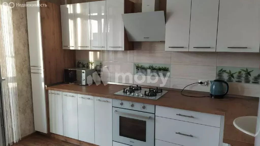 2-комнатная квартира: Калининград, Кипарисовая улица, 3 (70 м) - Фото 1