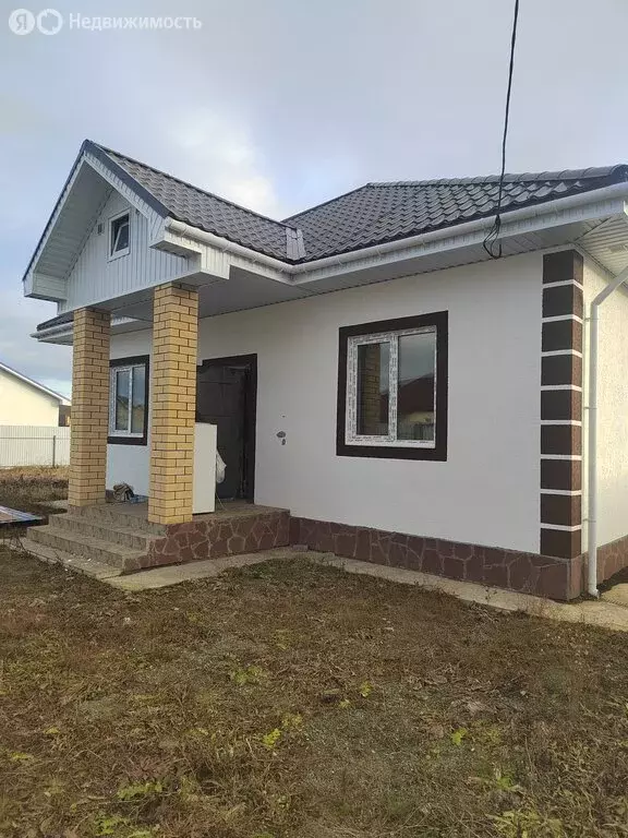 Дом в посёлок Бобровский, улица Краснодеревцев (100 м) - Фото 1