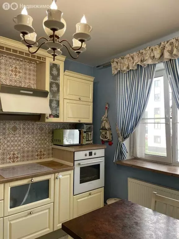 3-комнатная квартира: деревня Пирогово, улица Ильинского, 5 (75.8 м) - Фото 1