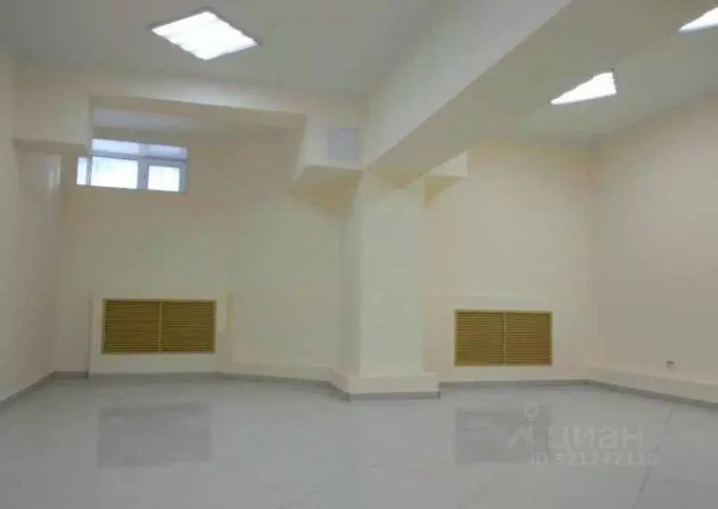 Помещение свободного назначения в Саха (Якутия), Якутск 203-й мкр, 7 ... - Фото 0