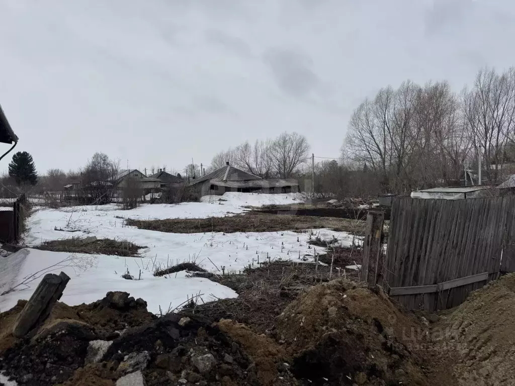 Участок в Кемеровская область, Топки Комсомольская ул. (11.0 сот.) - Фото 1
