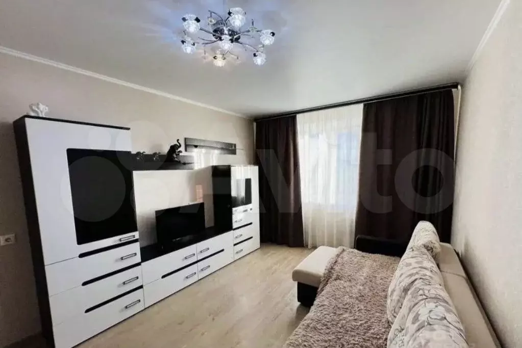1-к. квартира, 40 м, 9/10 эт. - Фото 1