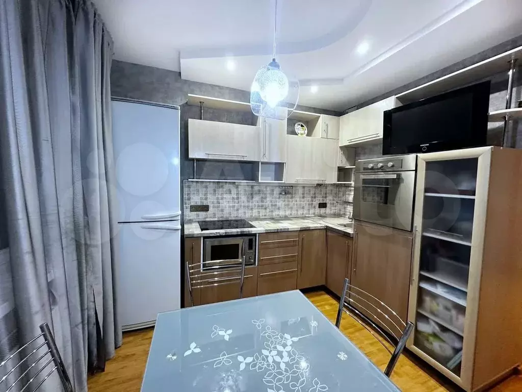 3-к. квартира, 83 м, 4/10 эт. - Фото 0