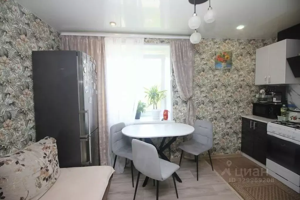 2-к кв. Вологодская область, Шексна рп, Райтоп мкр ул. Федорова, 13 ... - Фото 2