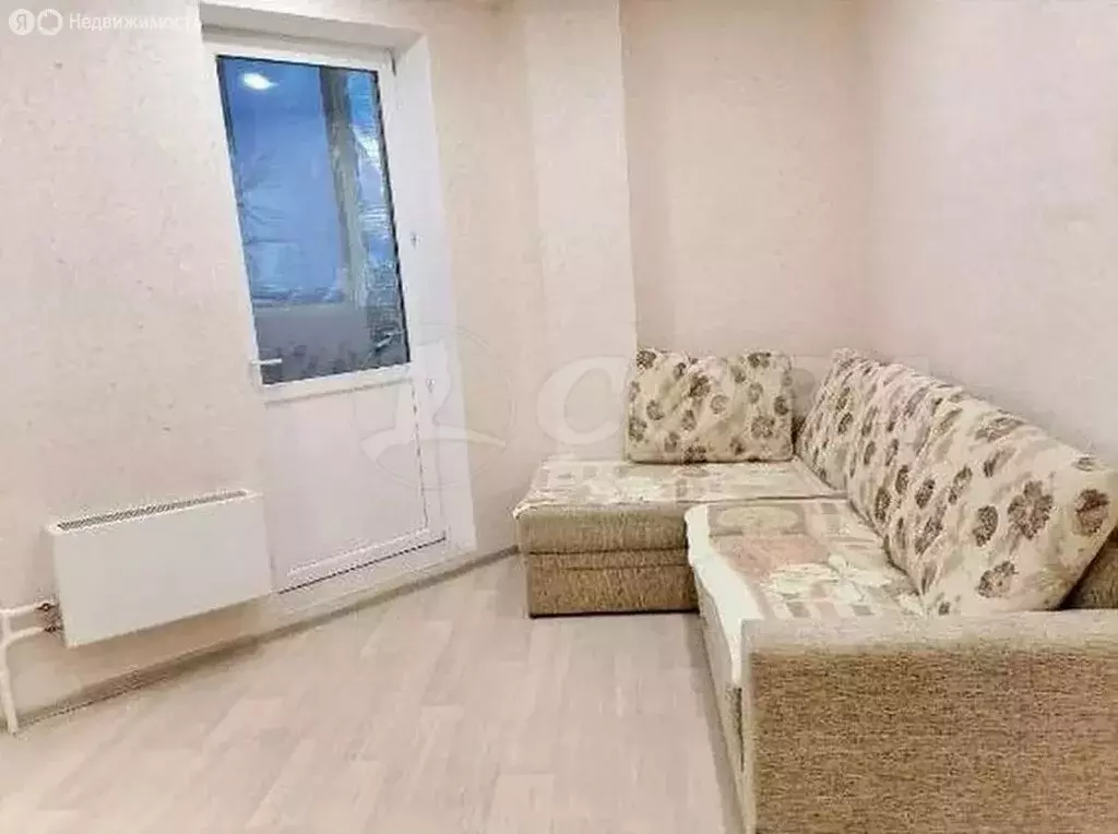 1-комнатная квартира: Тюмень, улица Станислава Карнацевича, 1к1 (43 м) - Фото 1