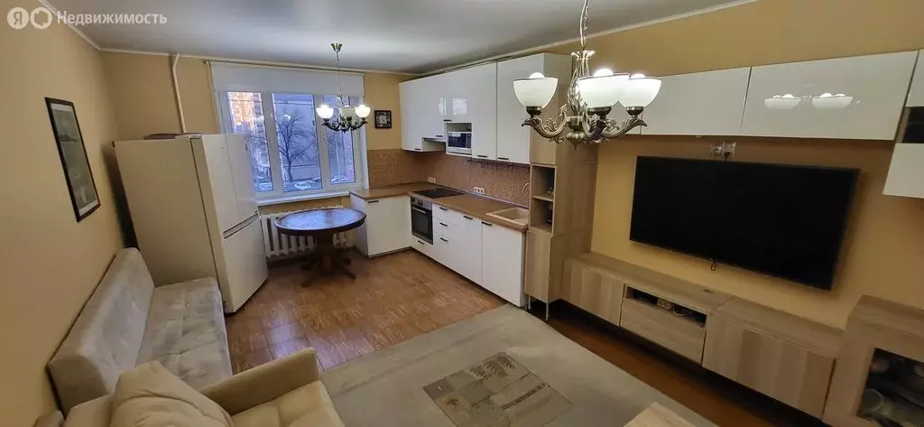 4-комнатная квартира: Уфа, улица Менделеева, 145 (84.4 м) - Фото 1
