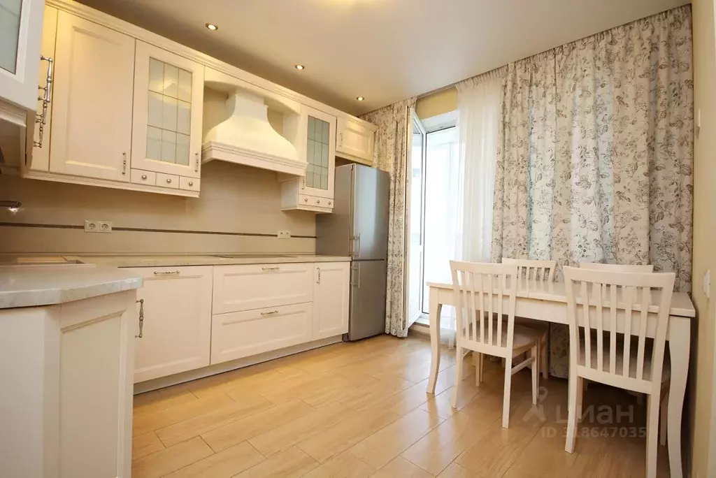 2-к кв. Москва ул. Академика Виноградова, 9 (80.0 м) - Фото 0