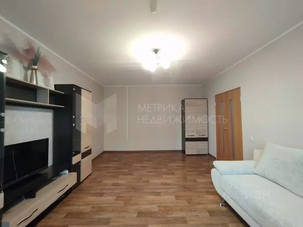 1-к кв. Тюменская область, Тюмень ул. Андрея Бушуева, 4к1 (42.5 м) - Фото 1