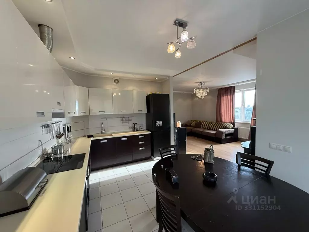 3-к кв. Калужская область, Обнинск ул. Курчатова, 41в (100.0 м) - Фото 1