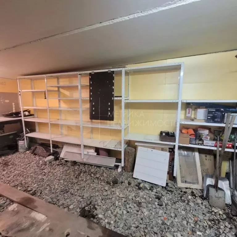 Гараж в Тюменская область, Тюмень ул. Клары Цеткин, 10 (18 м) - Фото 0