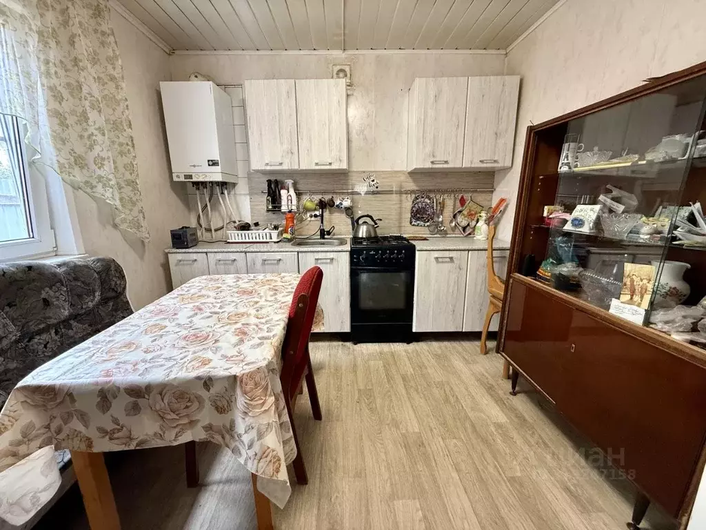 Дом в Волгоградская область, Среднеахтубинский район, Фрунзенское ... - Фото 1