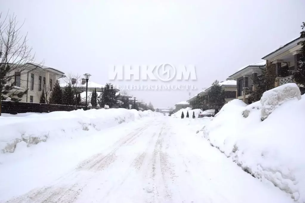 Участок в Московская область, Красногорск городской округ, д. ... - Фото 1