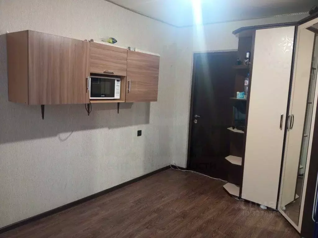 Комната Свердловская область, Екатеринбург ул. Викулова, 46к1 (11.2 м) - Фото 2