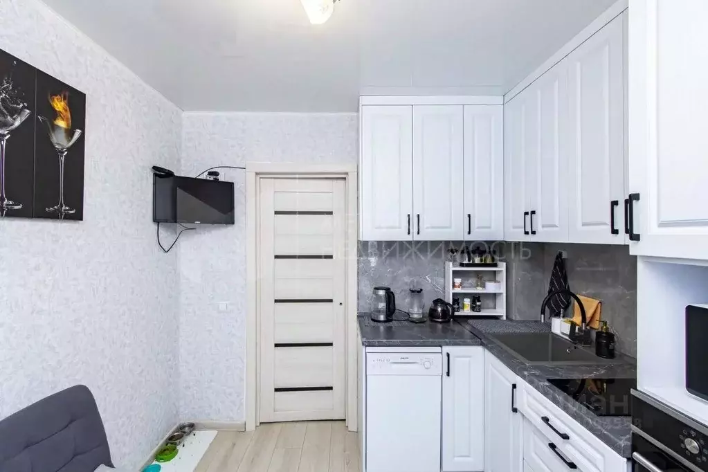 3-к кв. Тюменская область, Тюменский муниципальный округ, Боровский рп ... - Фото 2