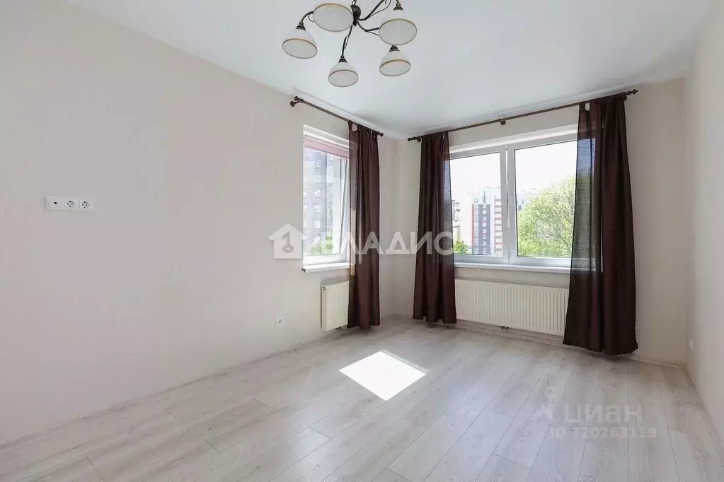 1-к кв. Калининградская область, Калининград Батальная ул., 7 (41.9 м) - Фото 1