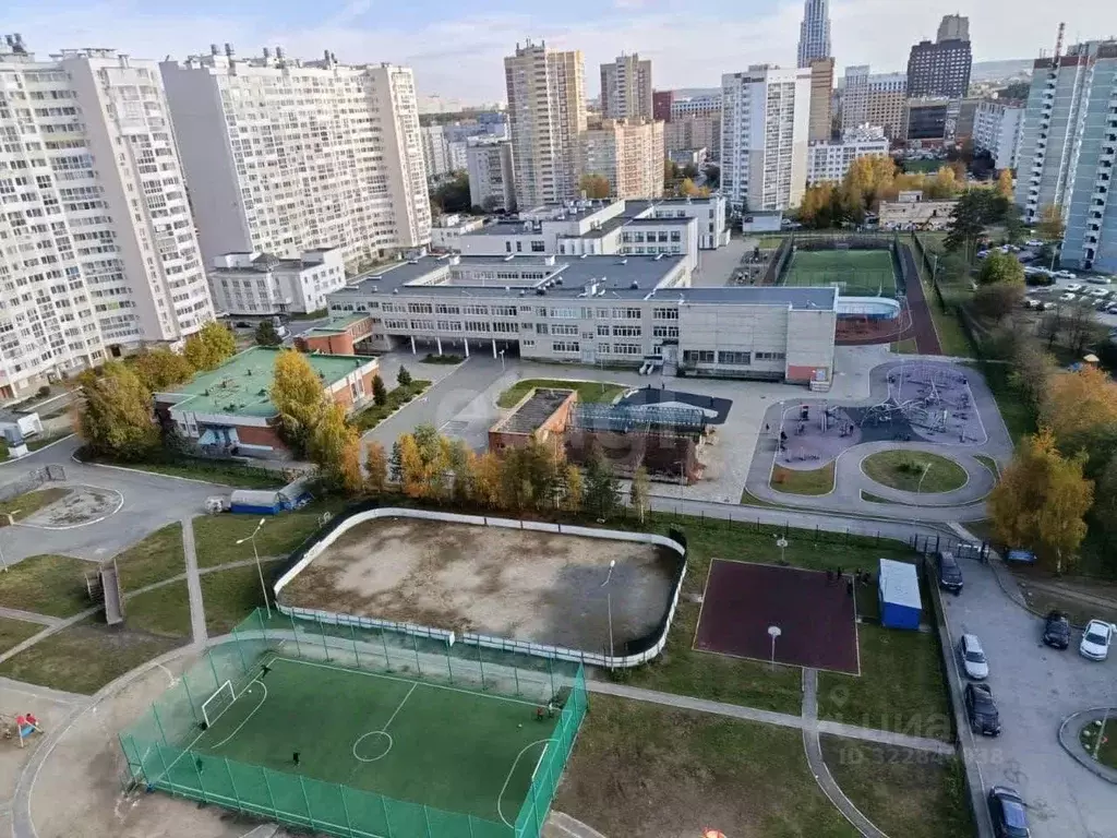 1-к кв. Свердловская область, Екатеринбург ул. Чкалова, 239 (52.3 м) - Фото 1