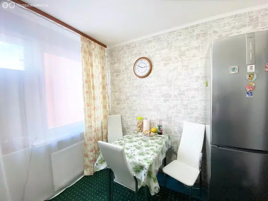 3-комнатная квартира: Новый Уренгой, район Северная Жилая Часть, ... - Фото 1