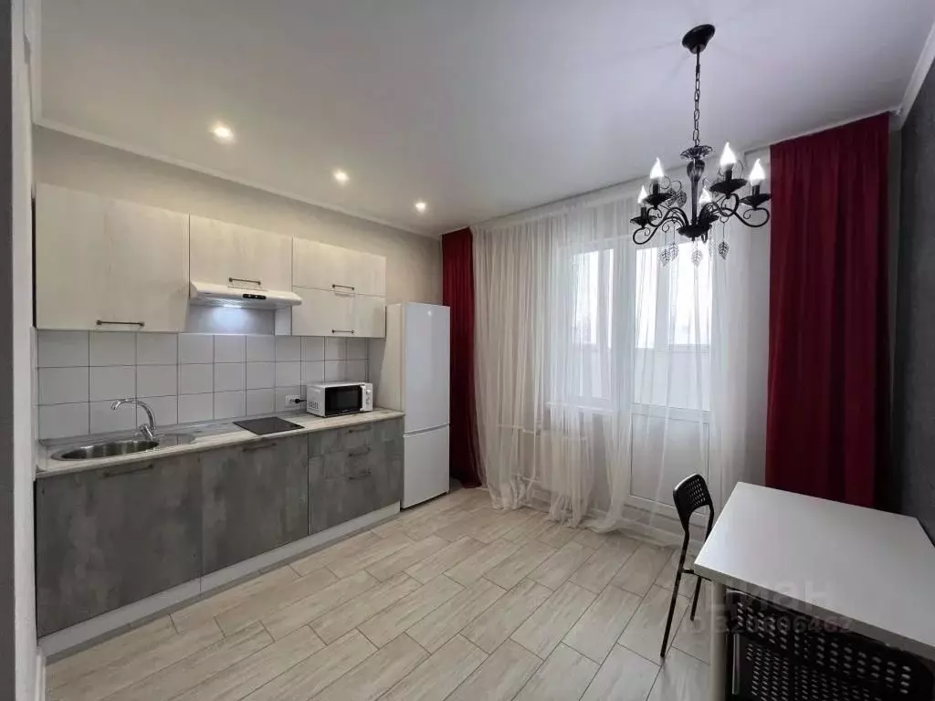 1-к кв. Оренбургская область, Оренбург Салмышская ул., 61 (45.0 м) - Фото 1