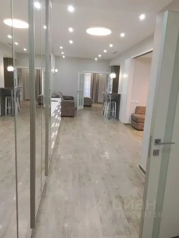 2-к кв. Краснодарский край, Сочи Светлана мкр, ул. Гагринская, 3/8 ... - Фото 0