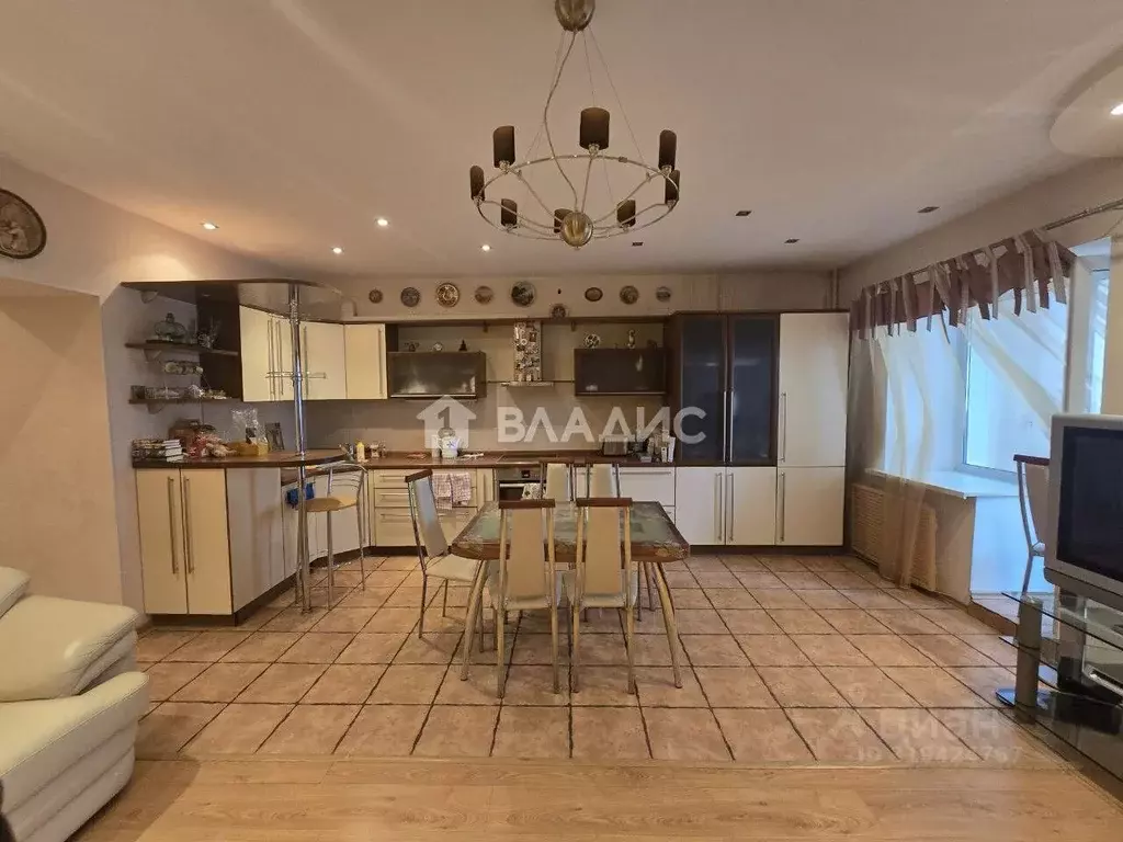 3-к кв. Белгородская область, Белгород Октябрьская ул., 57а (116.8 м) - Фото 0