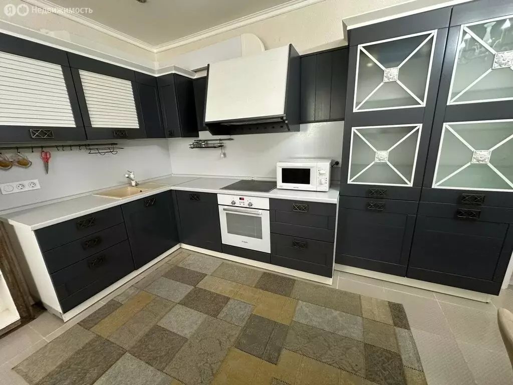 3-комнатная квартира: Астрахань, улица Сен-Симона, 42к4 (110.7 м) - Фото 2
