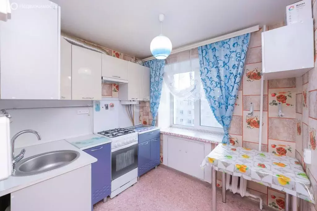 1-комнатная квартира: Пермь, улица Адмирала Ушакова, 8 (30 м) - Фото 1