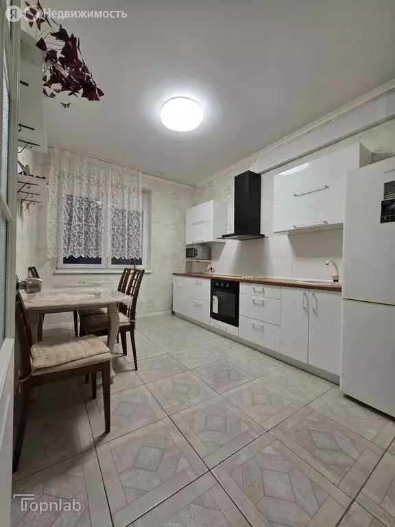 3-комнатная квартира: Калининград, Судостроительная улица, 17Д (70 м) - Фото 1