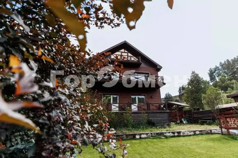 Дом в Алтай, Чемальский район, Элекмонарское с/пос, с. Элекмонар ул. ... - Фото 1