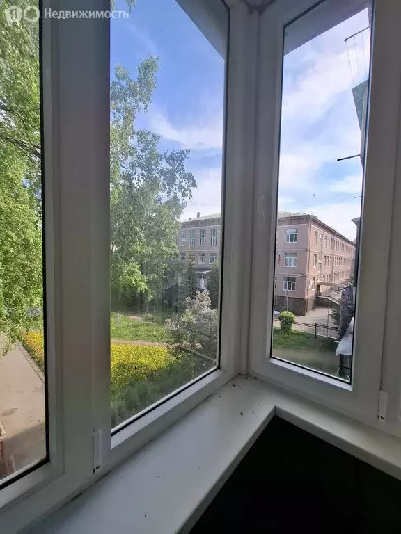 3-комнатная квартира: Октябрьский, улица Свердлова, 78 (56.1 м) - Фото 0