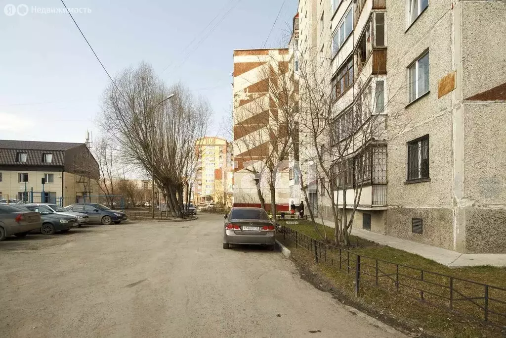 2-комнатная квартира: Тюмень, улица 30 лет Победы, 56 (42.1 м) - Фото 2