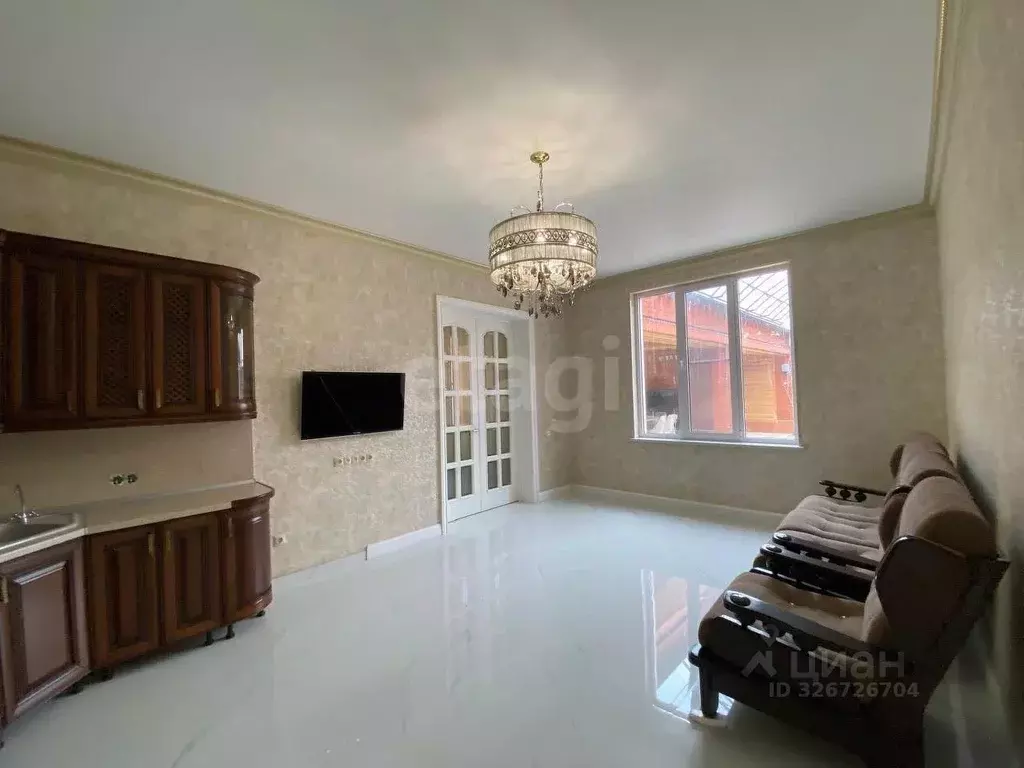 Дом в Ингушетия, Назрань  (300 м) - Фото 1