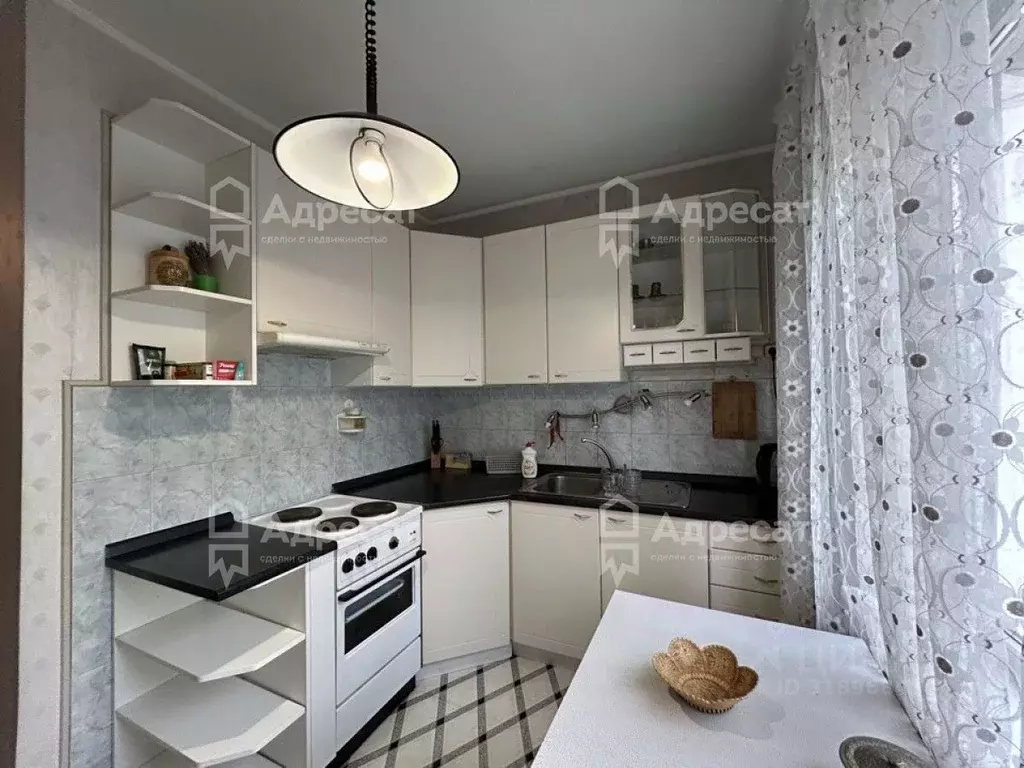 4-к кв. Волгоградская область, Волгоград ул. Кирова, 98 (81.5 м) - Фото 1