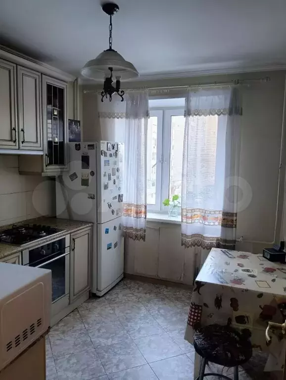 2-к. квартира, 60 м, 4/9 эт. - Фото 0