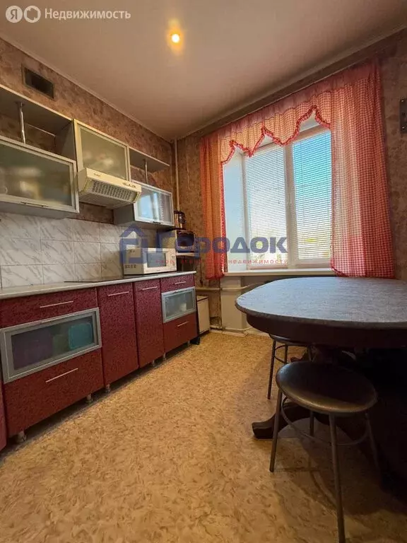 3-комнатная квартира: Каменск-Уральский, посёлок Трубный, улица Олега ... - Фото 1