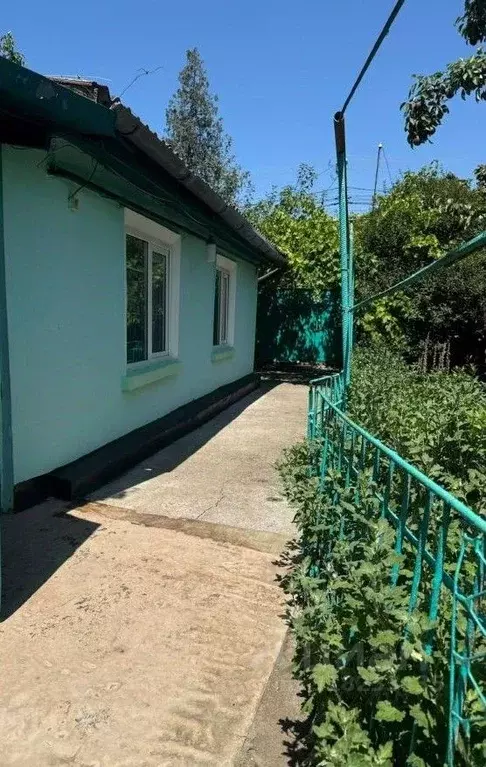 Дом в Крым, Симферопольский район, с. Мирное ул. Переселенческая (105 ... - Фото 0