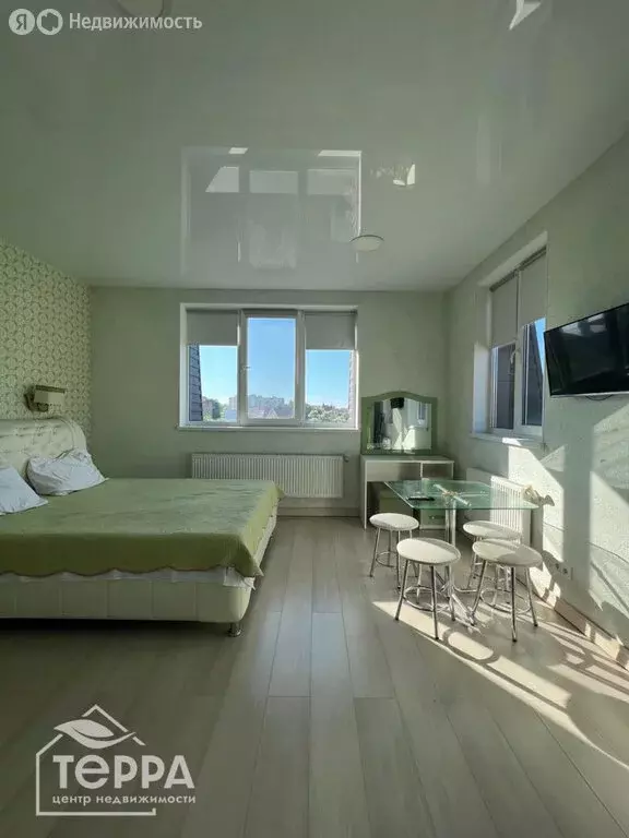 4-комнатная квартира: Евпатория, улица Революции, 59 (112 м) - Фото 0